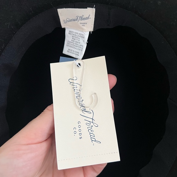 Universal Thread Hat - Picture 2 of 3